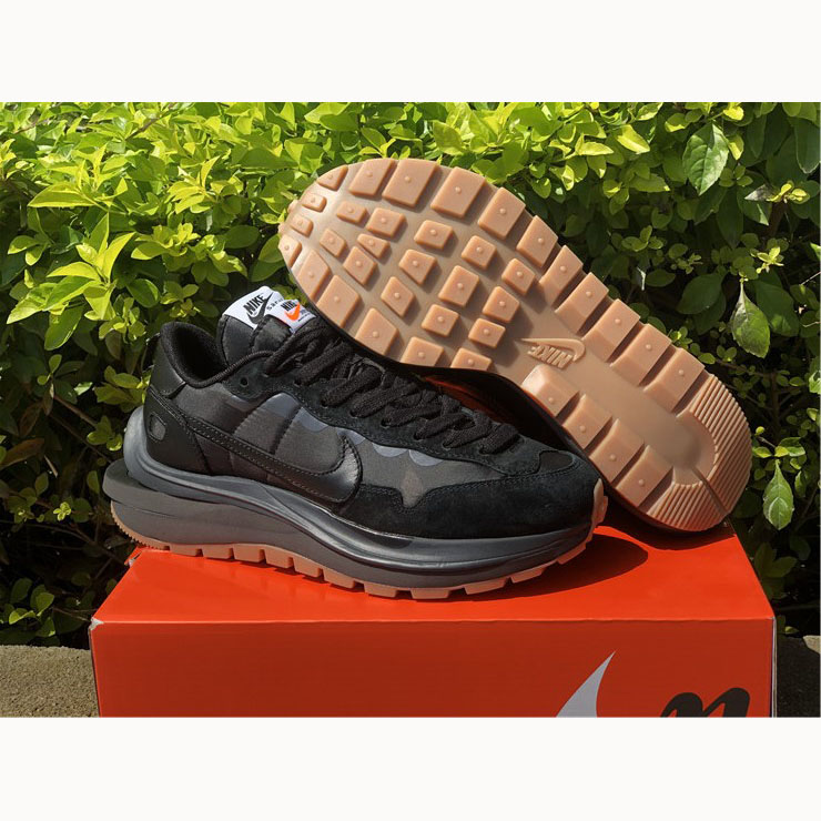 Sacai X Nike VaporWaffle 'Black/Gum' DD1875-001 - DopestKickz