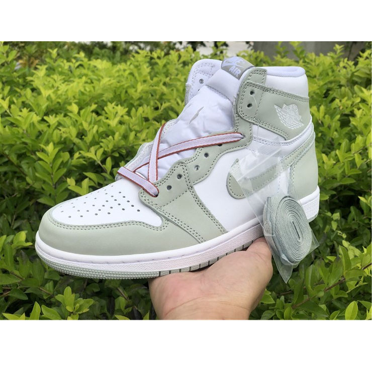 Jordan AJ1 WMNS "Seafoam"  CD0461-002 - DopestKickz