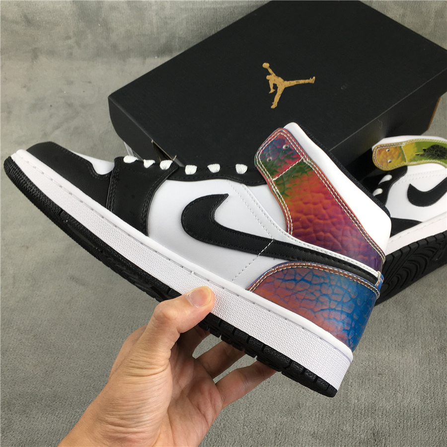 Jordan AJ1 Mid Heat Reactive DM7802-100 - DopestKickz