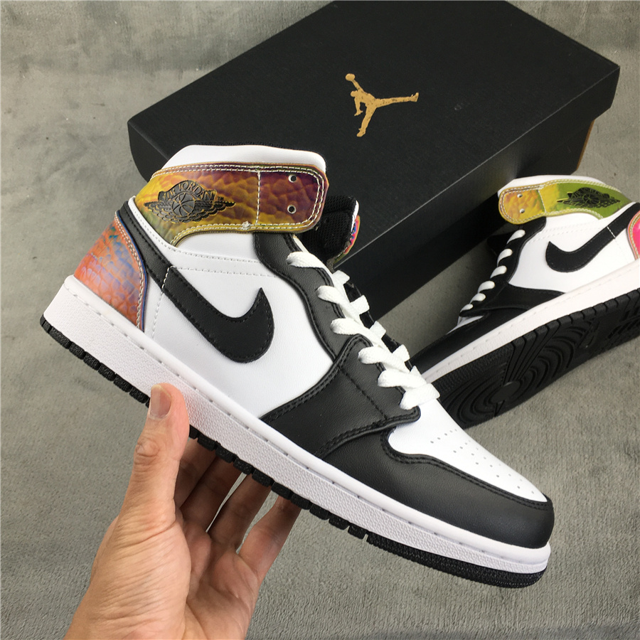 Jordan AJ1 Mid Heat Reactive DM7802-100 - DopestKickz