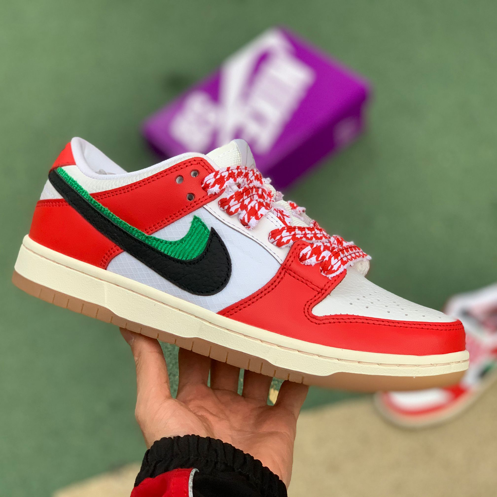Frame Skate X Nike SB Dunk Low "Habibi" - DopestKickz