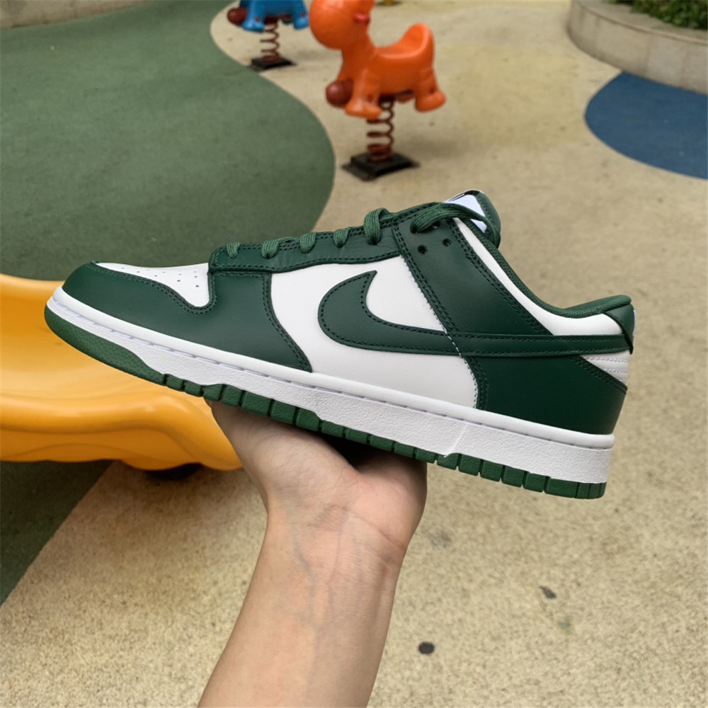Nike Dunk Low Team Green Sneaker - DopestKickz