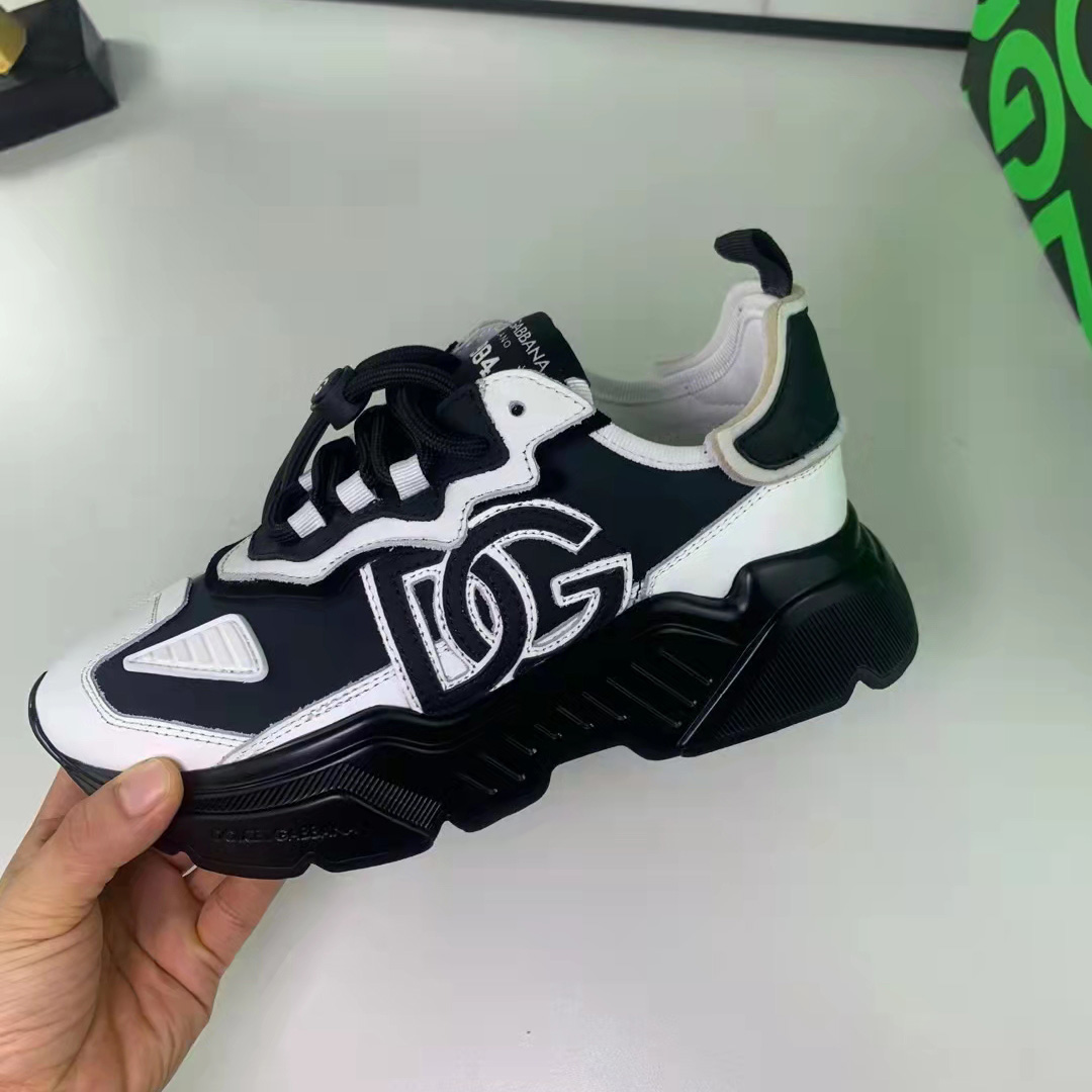 Dolce & Gabbana Logo-Patch Low-Top Sneakers - DopestKickz
