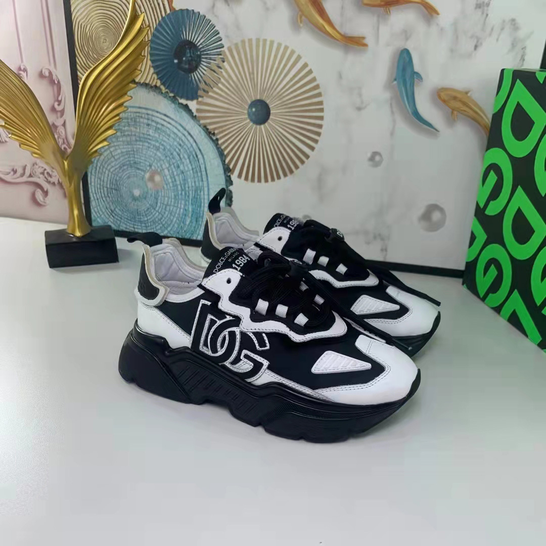 Dolce & Gabbana Logo-Patch Low-Top Sneakers - DopestKickz