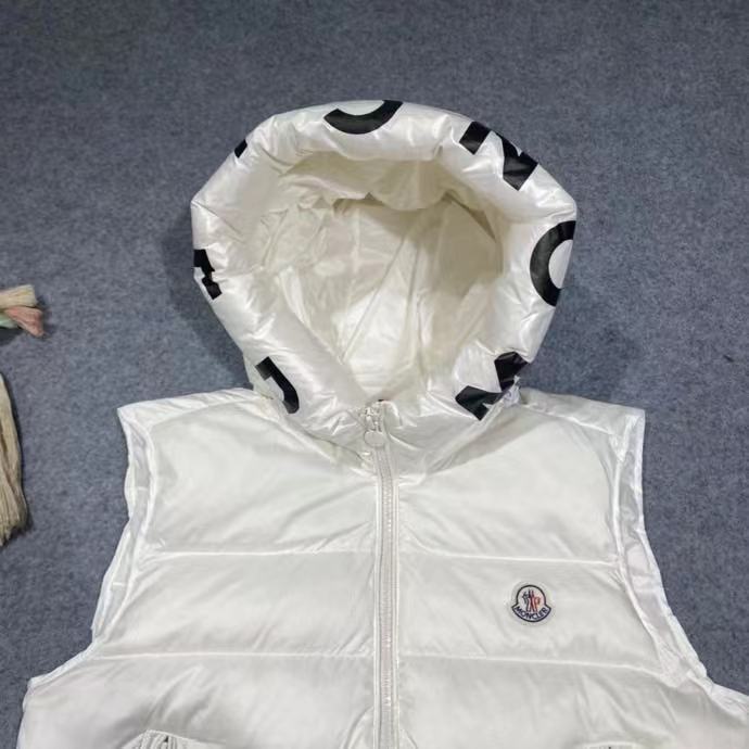 Moncler Vest In black - DopestKickz