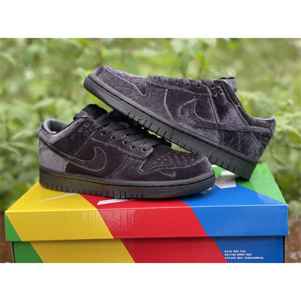 Dover Street Market X Nike Dunk Low "Triple Black" - DopestKickz