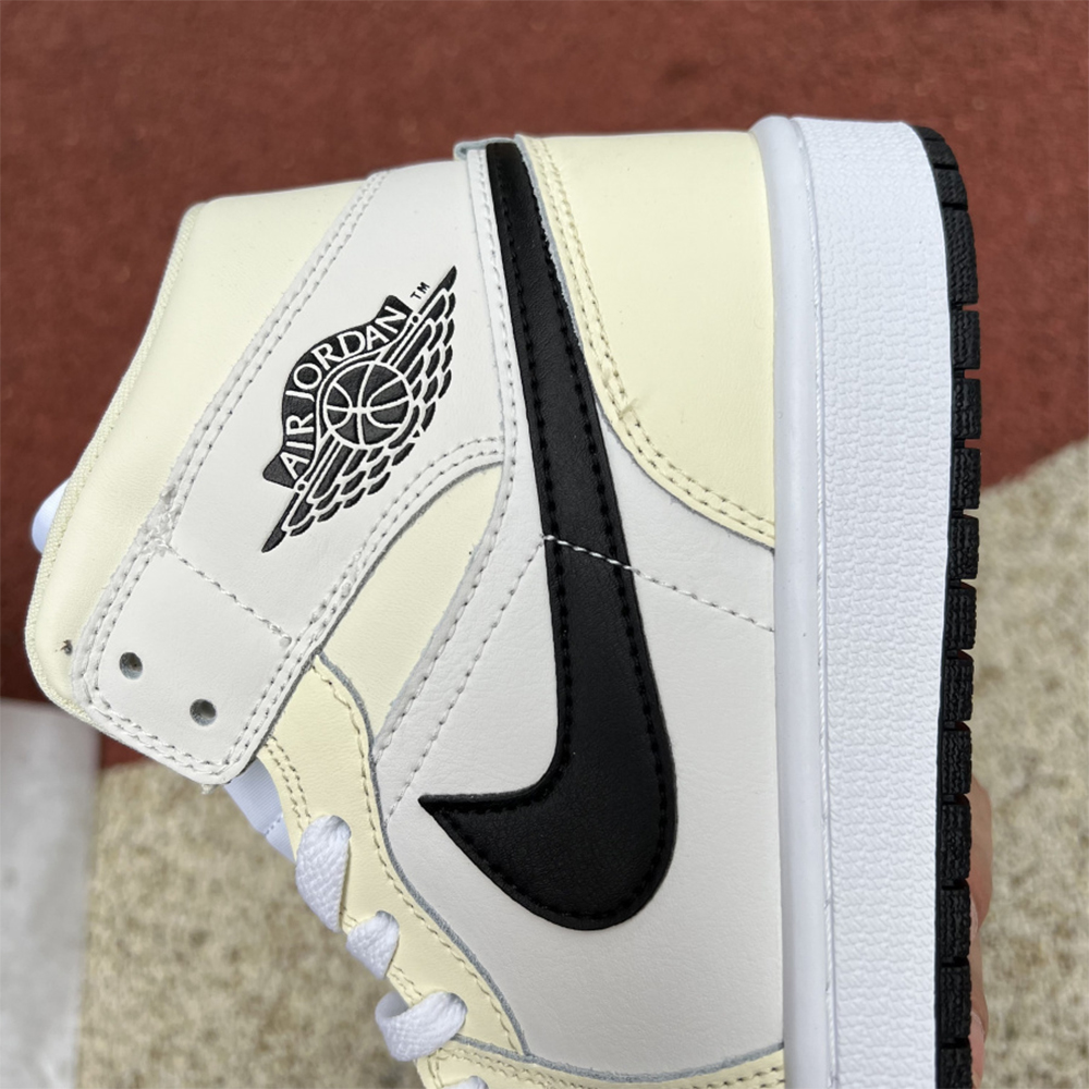 Jordan AJ1 Mid Zoom Sneakers - DopestKickz
