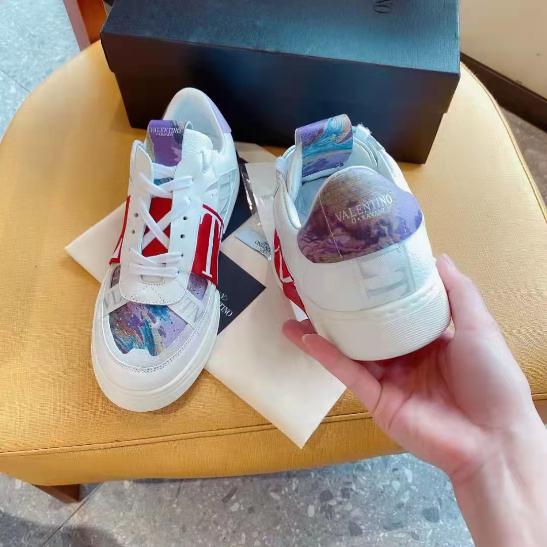 Valenti V Logo Sneaker - DopestKickz