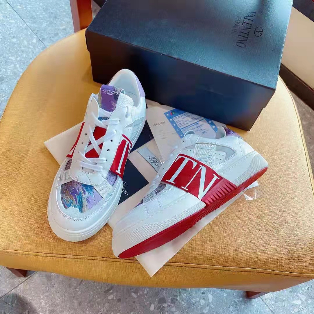 Valenti V Logo Sneaker - DopestKickz