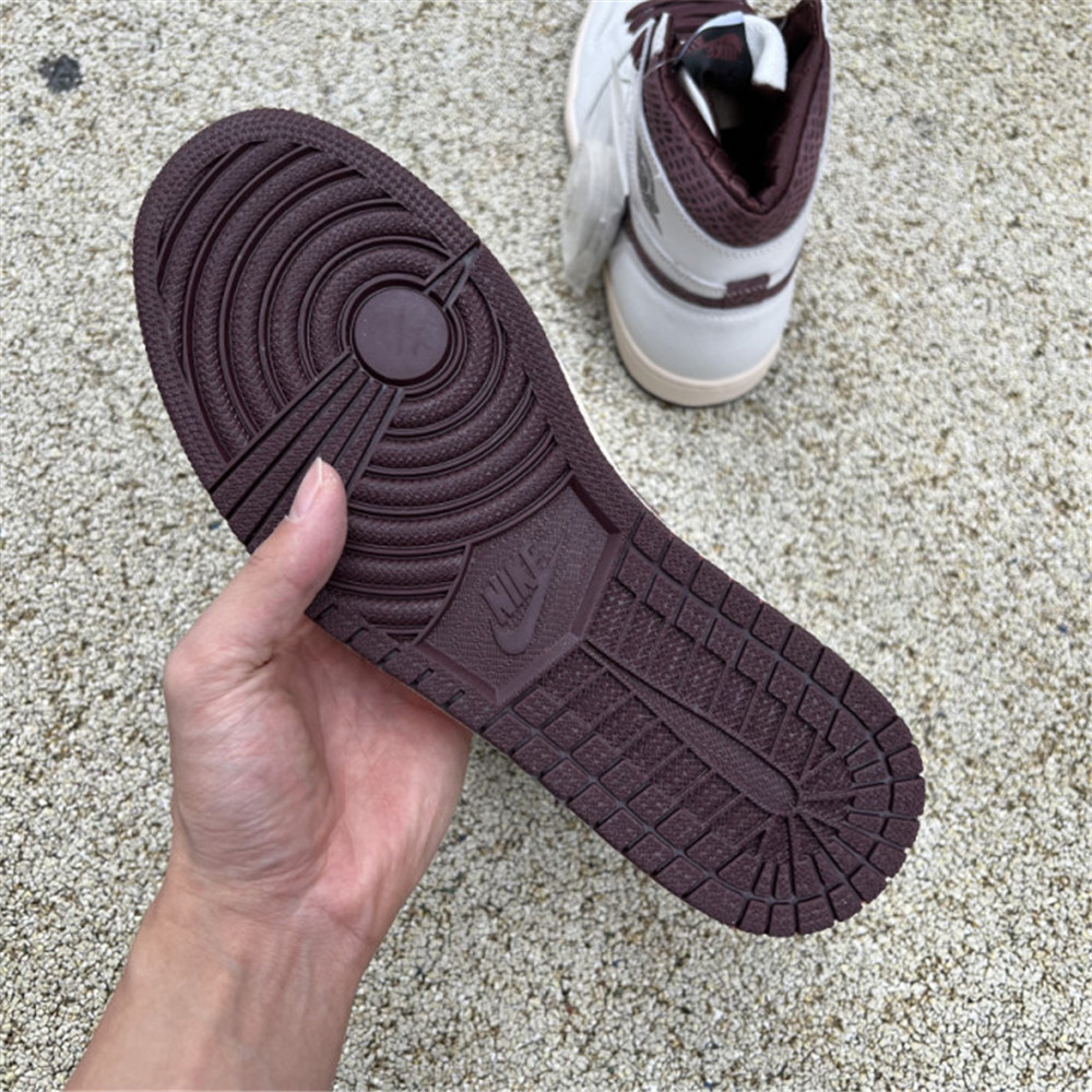 Jordan AJ1 Sneaker - DopestKickz