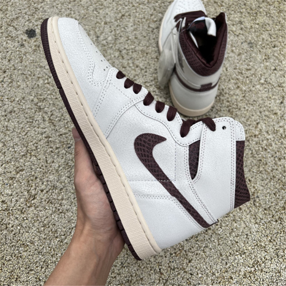 Jordan AJ1 Sneaker - DopestKickz