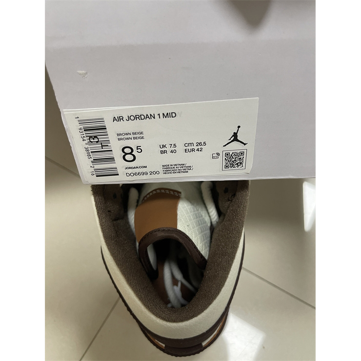 Jordan  AJ1 Mid Sneaker DO6699-200 - DopestKickz