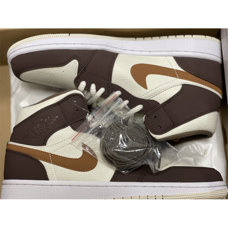 Jordan  AJ1 Mid Sneaker DO6699-200 - DopestKickz
