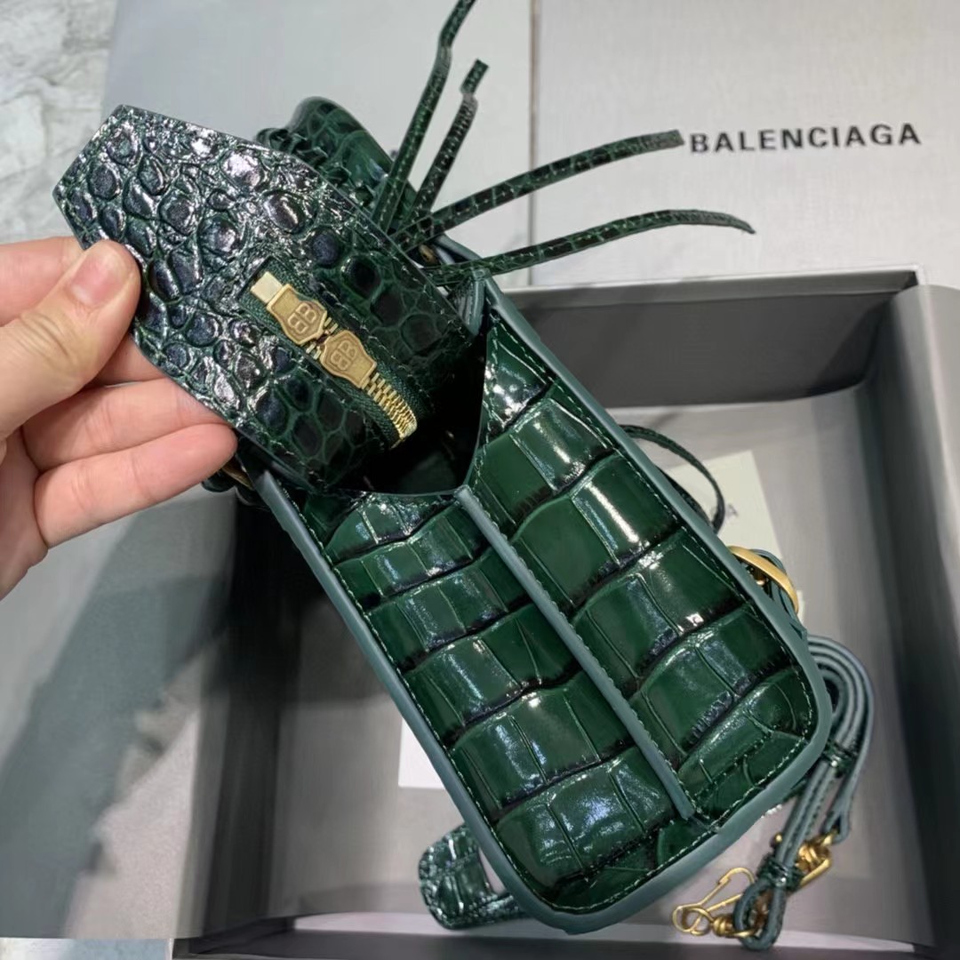 Balenciaga Handle Bag （22-16.5-9cm） - DopestKickz