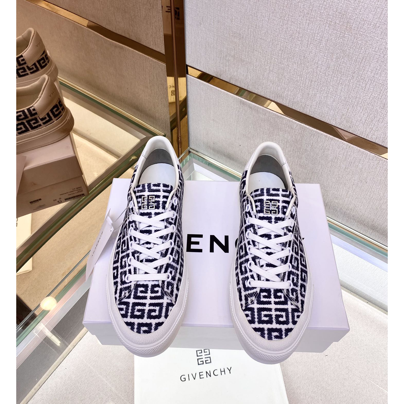 Givenchy Logo Print Low-Top Sneakers - DopestKickz