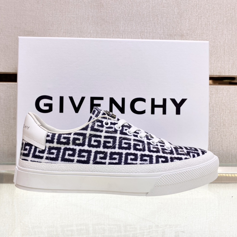 Givenchy Logo Print Low-Top Sneakers - DopestKickz