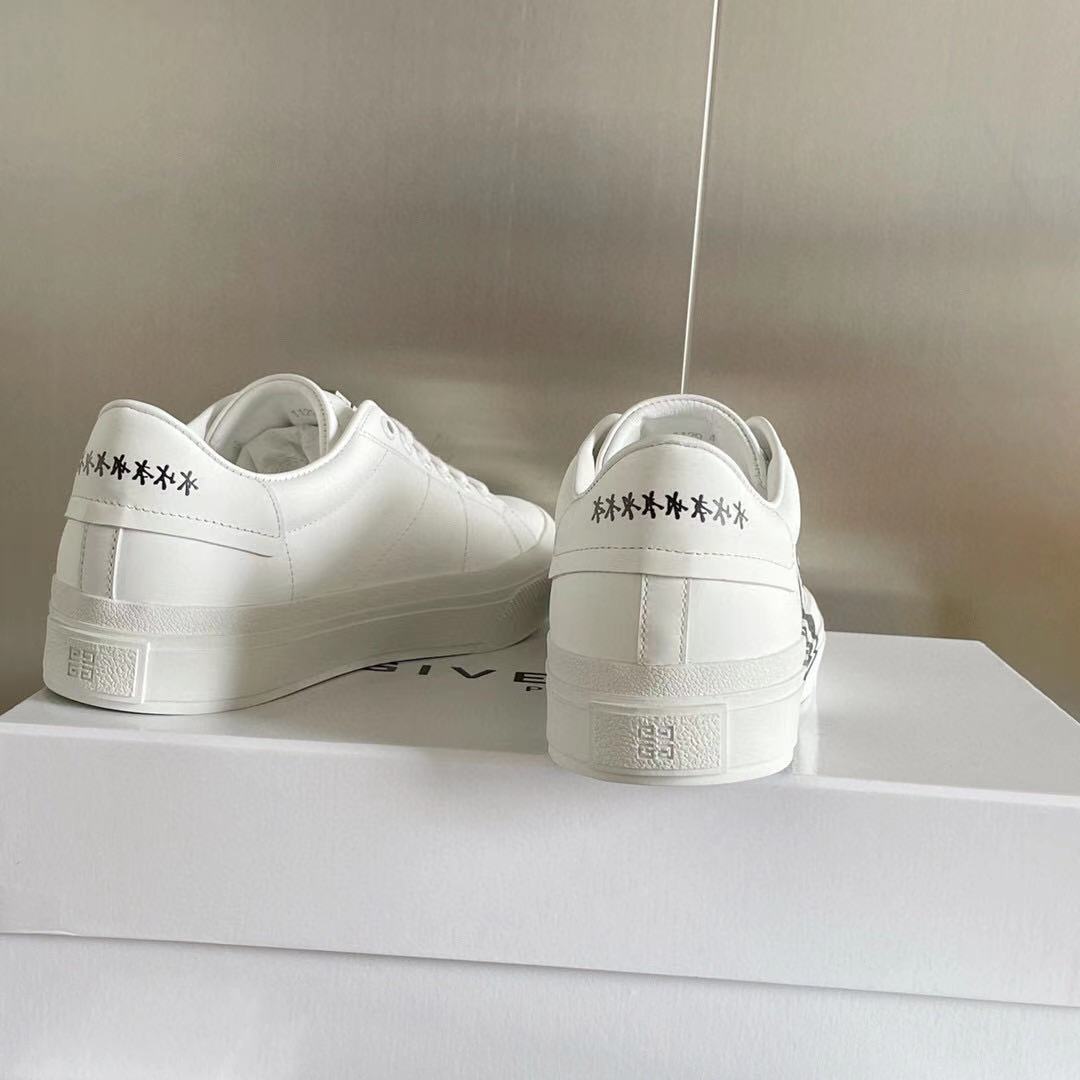 Givenchy Logo Print Low-Top Sneakers - DopestKickz