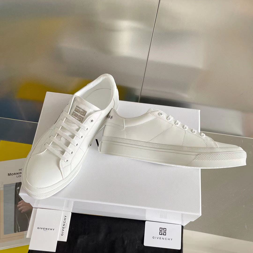 Givenchy Logo Print Low-Top Sneakers - DopestKickz