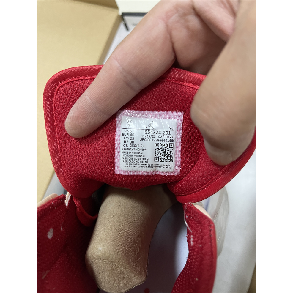 Jordan  AJ1 Mid Sneaker 554724-201 - DopestKickz