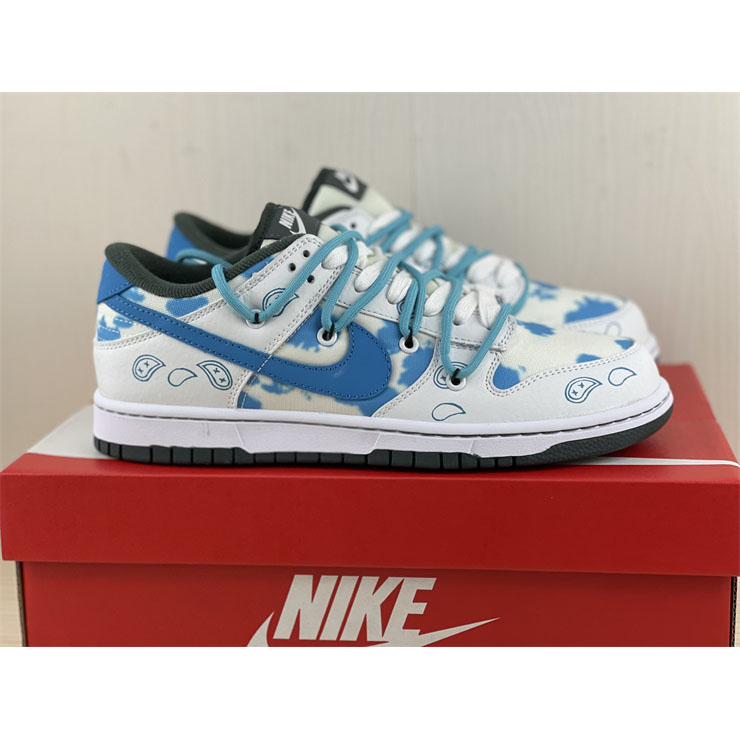 Nike Dunk SE Low Sneaker DH0957-100 - DopestKickz