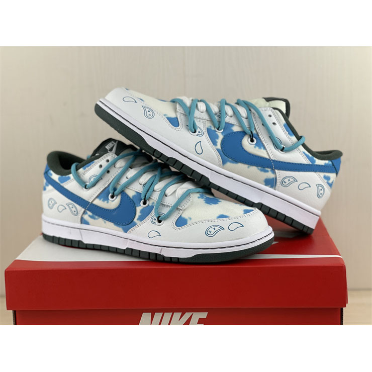 Nike Dunk SE Low Sneaker DH0957-100 - DopestKickz