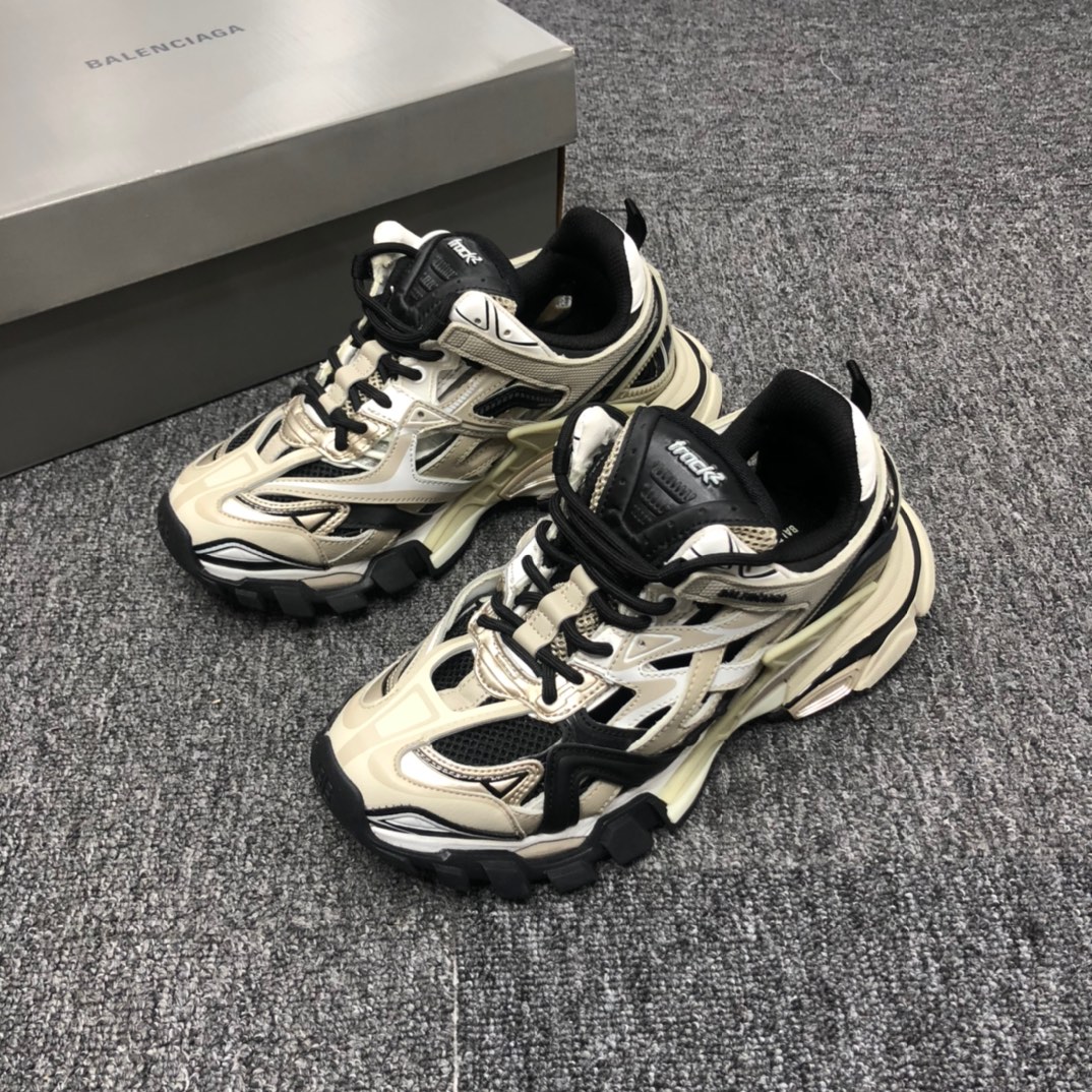 Balenciaga Track.2 Sneaker - DopestKickz