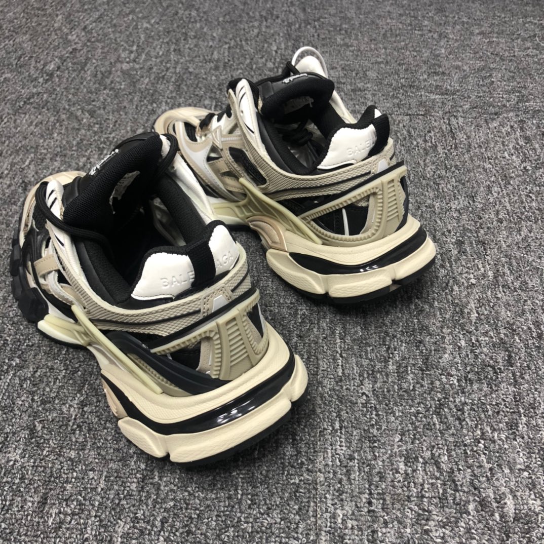 Balenciaga Track.2 Sneaker - DopestKickz