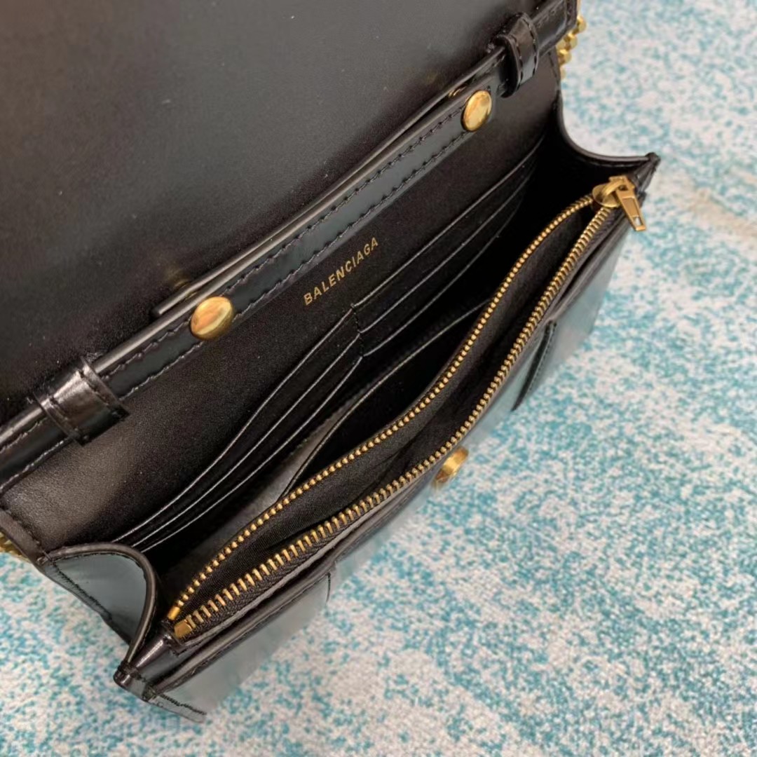 Balenciaga Hourglass Wallet On Chain (19.5-12-5cm) - DopestKickz
