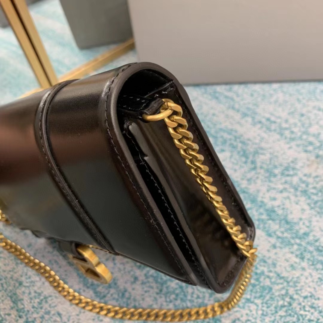 Balenciaga Hourglass Wallet On Chain (19.5-12-5cm) - DopestKickz