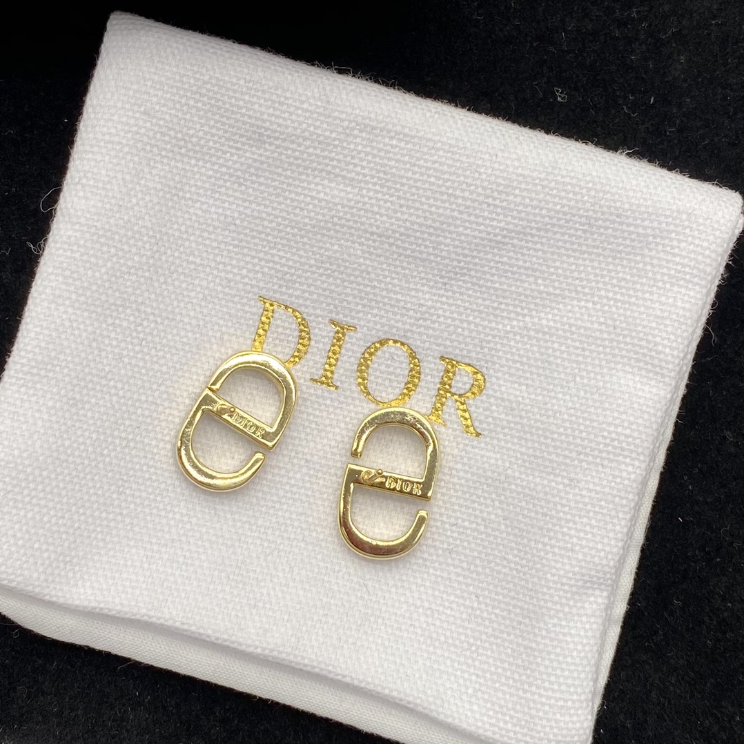 Dior 'CD' Earrings - DopestKickz