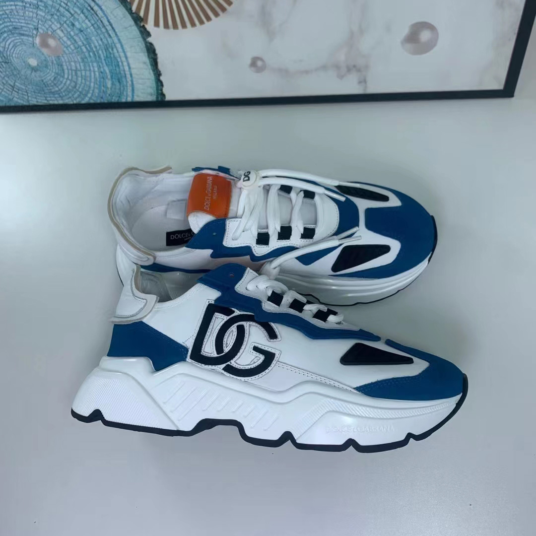 Dolce & Gabbana Logo-Patch Low-Top Sneakers - DopestKickz
