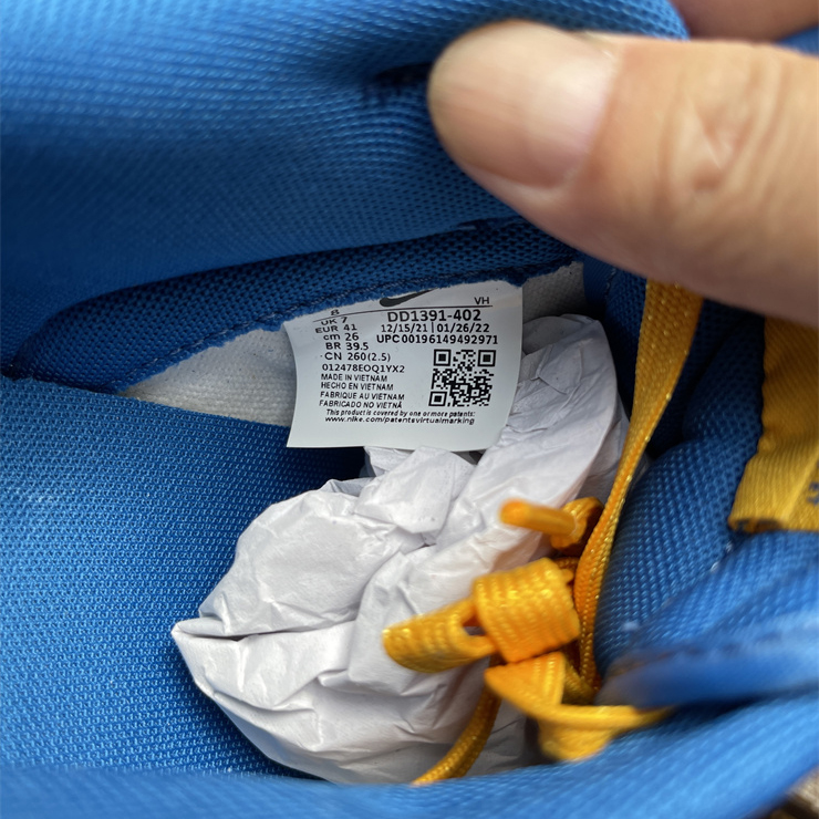 Nike SB Dunk Low ''Warriors'' Sneaker   DD1391-402 - DopestKickz