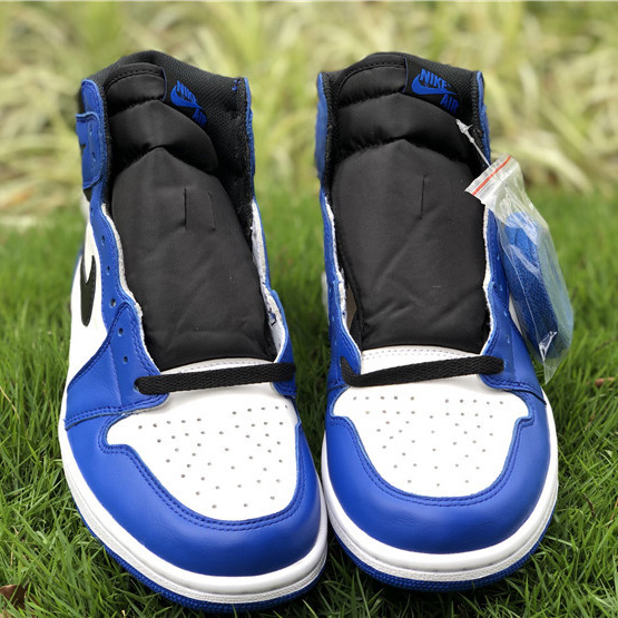 Jordan AJ1 Mid Sneaker - DopestKickz