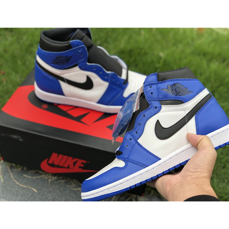 Jordan AJ1 Mid Sneaker - DopestKickz