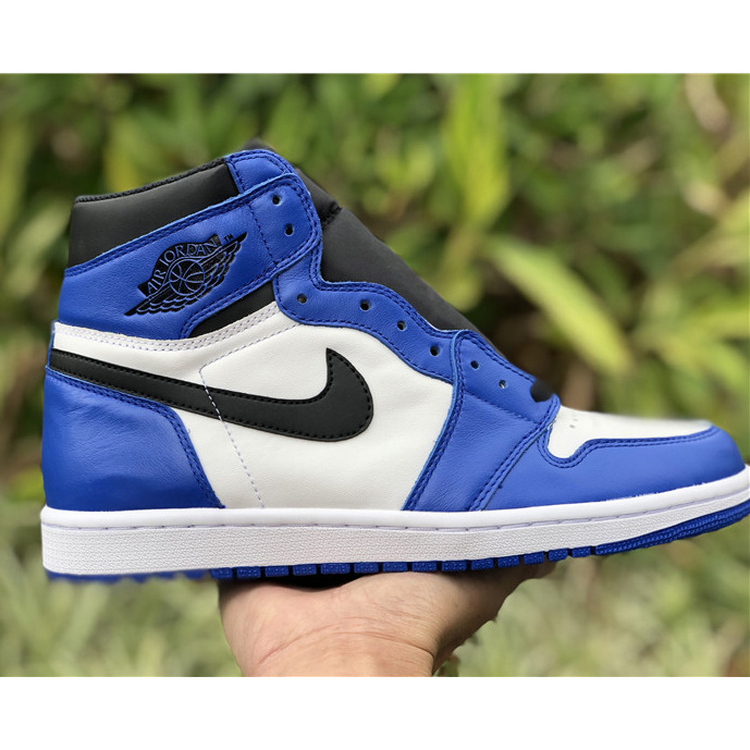 Jordan AJ1 Mid Sneaker - DopestKickz