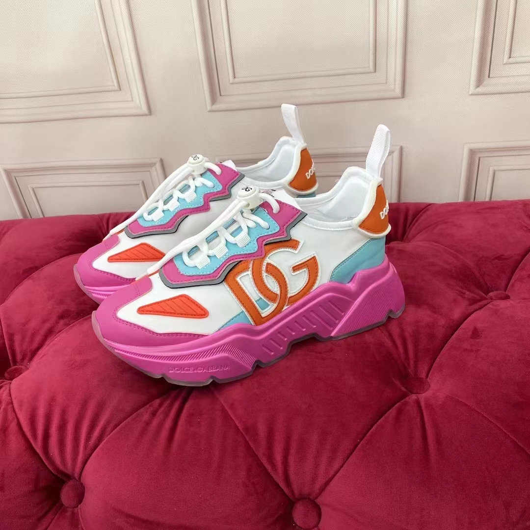 Dolce & Gabbana Logo-Patch Low-Top Sneakers - DopestKickz