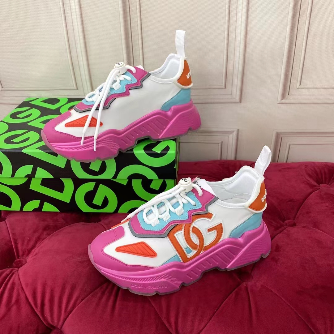 Dolce & Gabbana Logo-Patch Low-Top Sneakers - DopestKickz