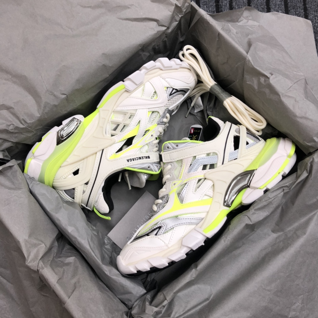 Balenciaga Track.2 Sneaker - DopestKickz