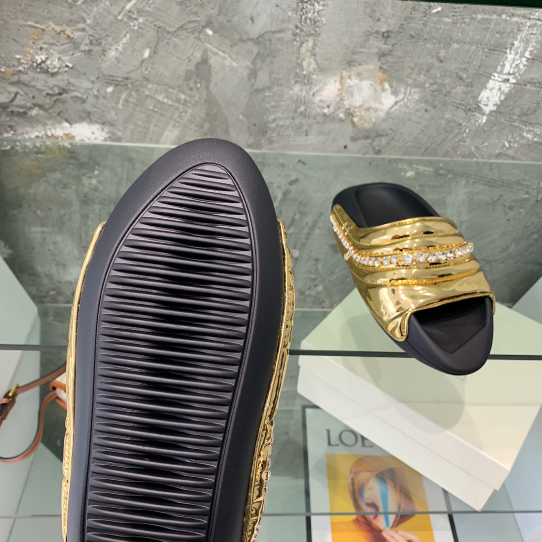 Balmain B-It-Puffy Slides - DopestKickz