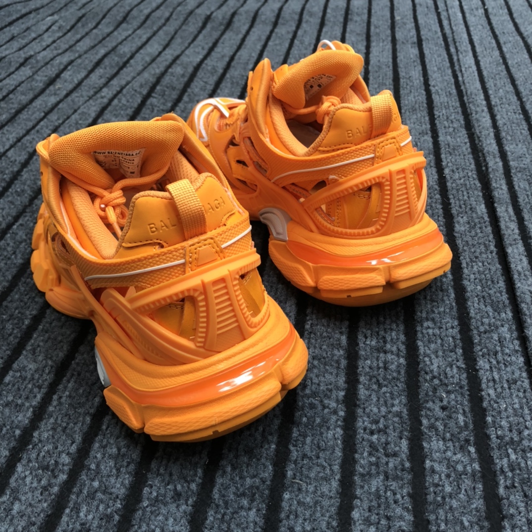 Balenciaga Track.2 Sneaker - DopestKickz