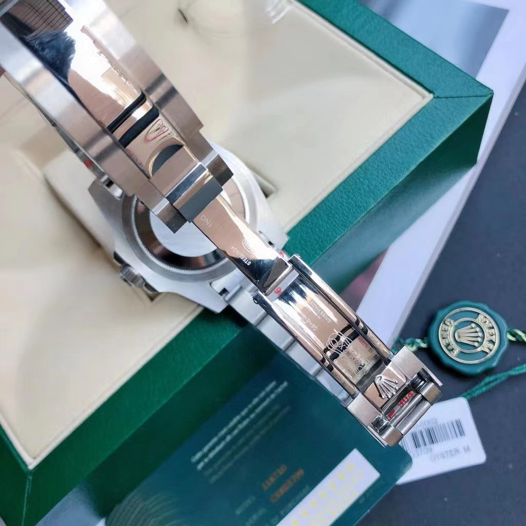 Rolex Watch   - DopestKickz