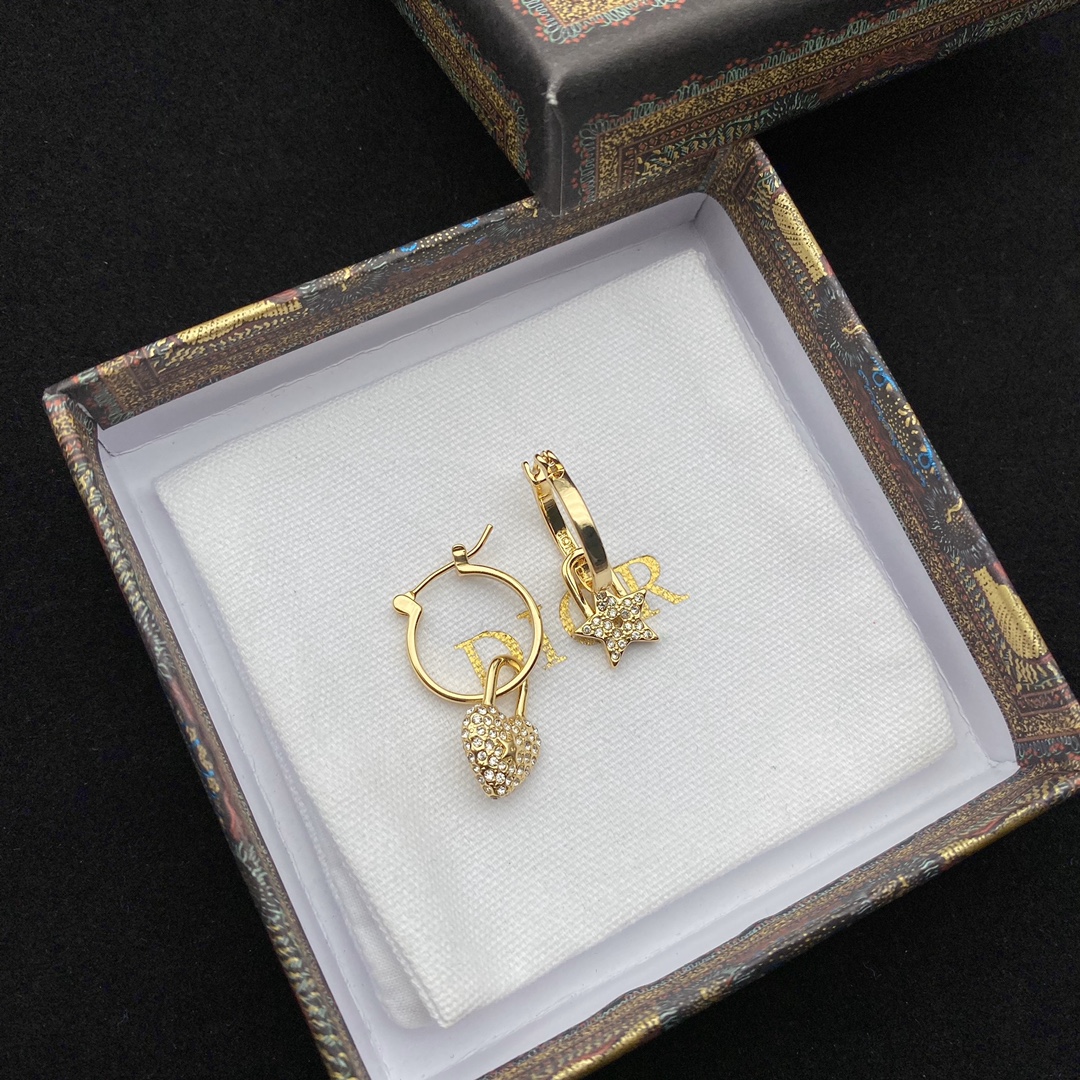 Dior Hearts And Stars Asymmetric Earrings - DopestKickz