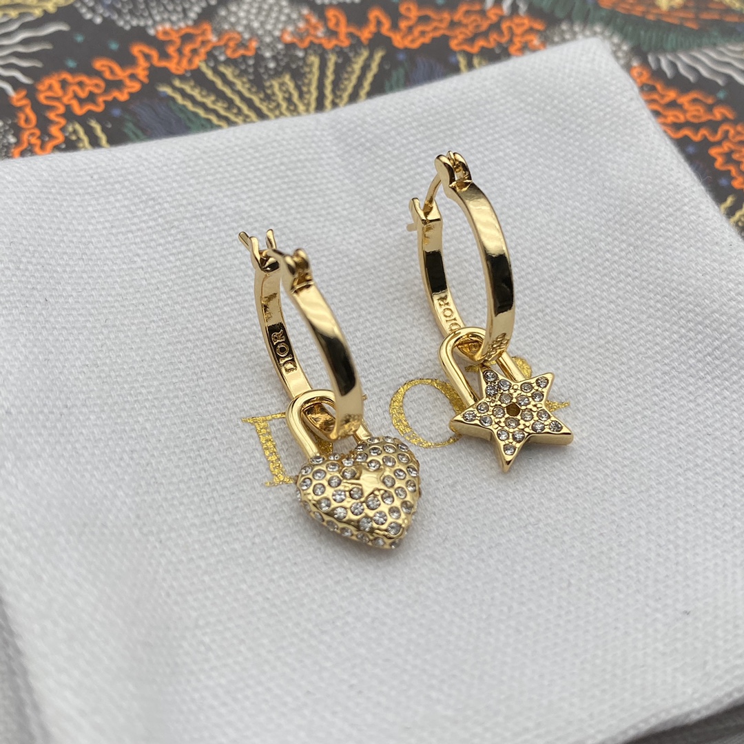 Dior Hearts And Stars Asymmetric Earrings - DopestKickz