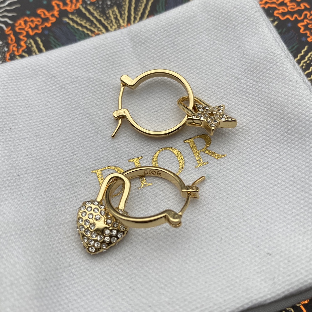 Dior Hearts And Stars Asymmetric Earrings - DopestKickz