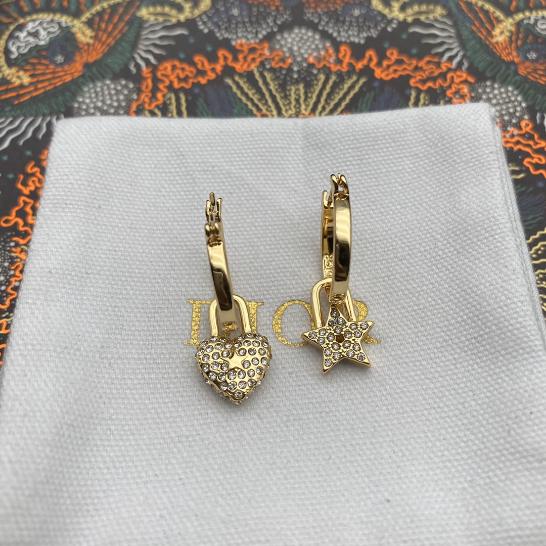 Dior Hearts And Stars Asymmetric Earrings - DopestKickz