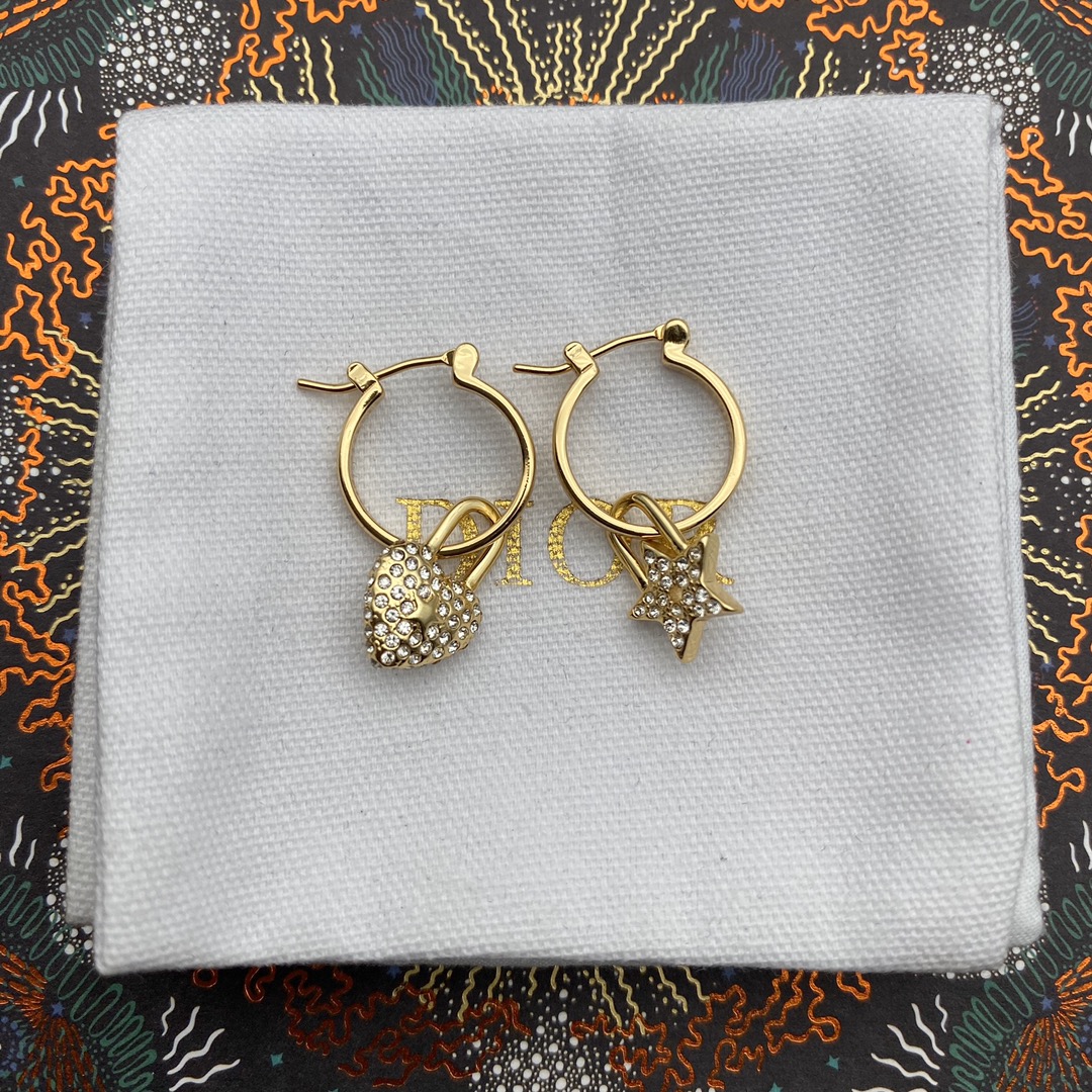 Dior Hearts And Stars Asymmetric Earrings - DopestKickz