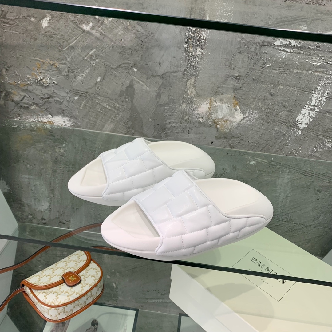 Balmain B-IT Quilted Leather Slides - DopestKickz