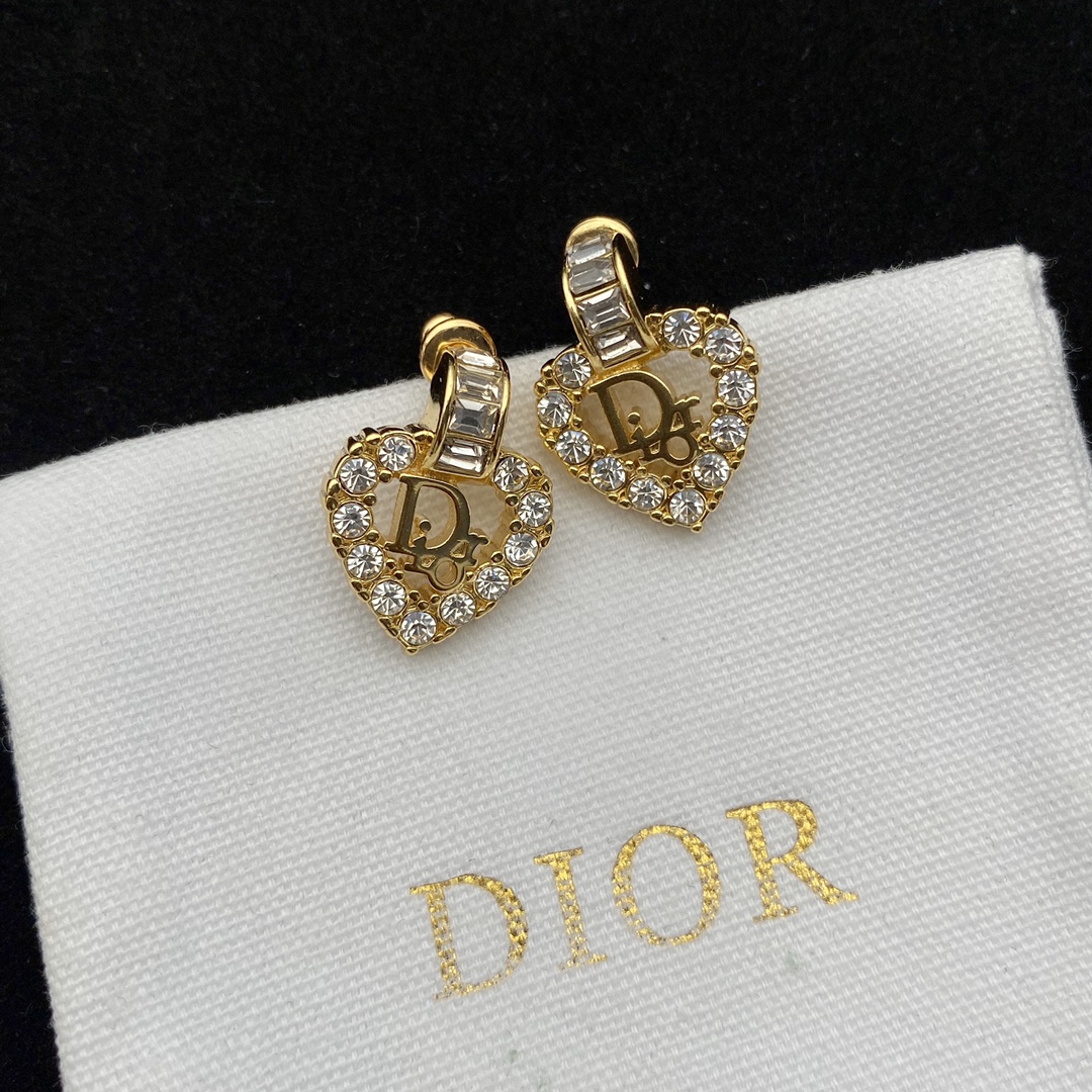 Dior Peach Heart Full Drill Earrings - DopestKickz