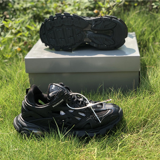 Balenciaga Track 4.0 Sneaker - DopestKickz