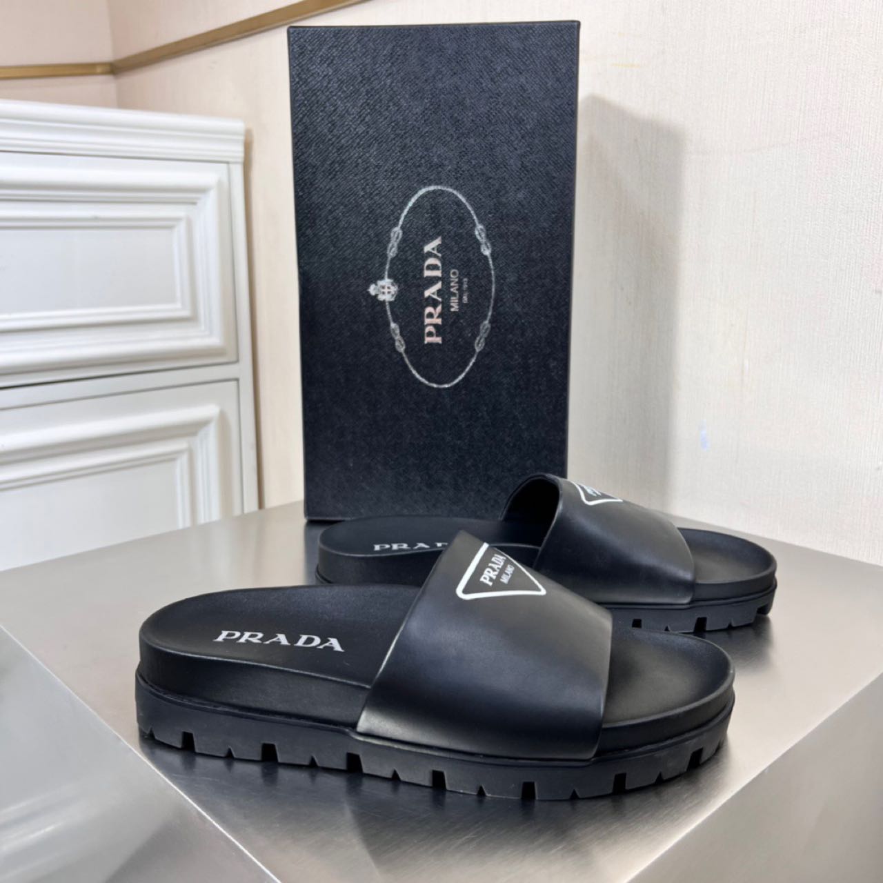 Prada Logo printed slippers - DopestKickz